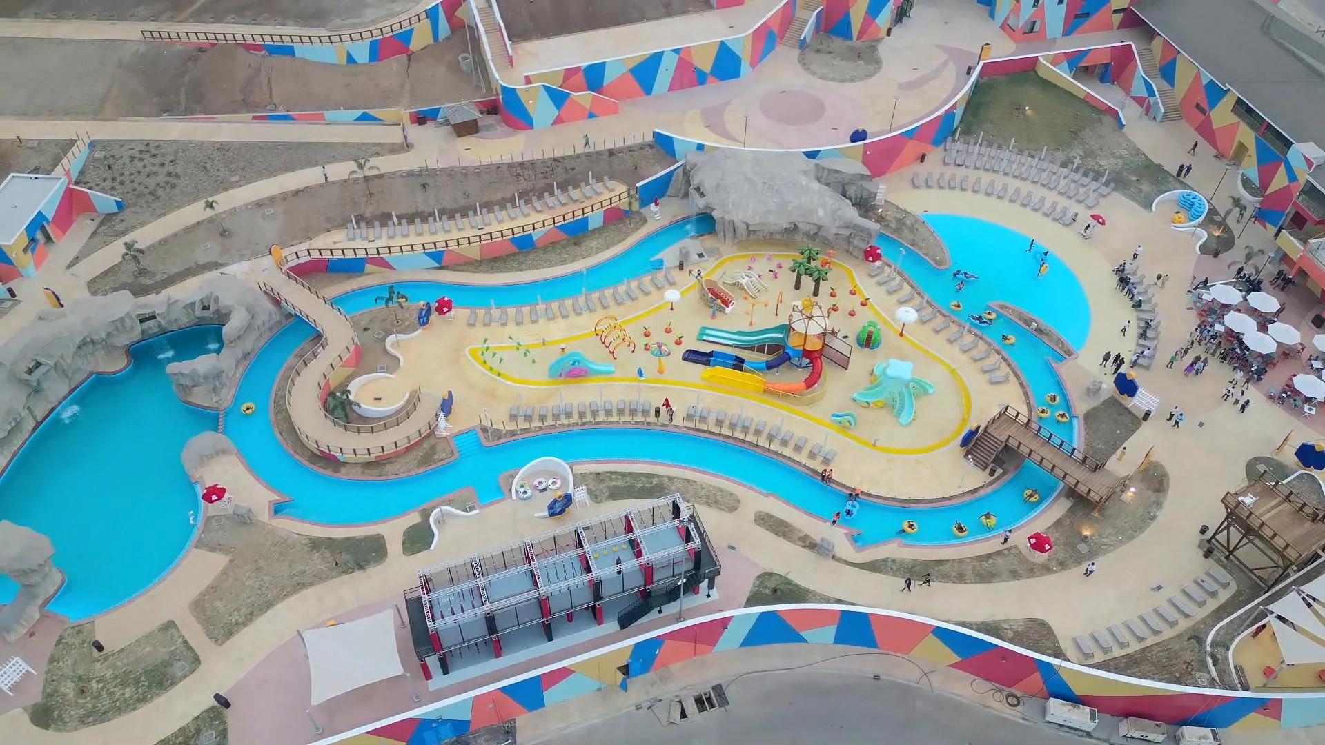 sunrise-waterpark_landing-strip_video_4_layer-jpeg